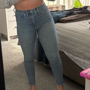 Madewell High-Rise Skinny Jeans in Faded Blue